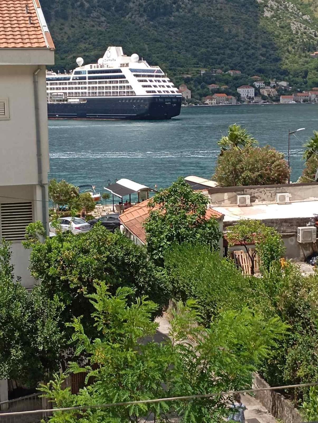 M&I Apartment Kotor Kültér fotó